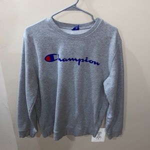 Champion Pull Over Sweater